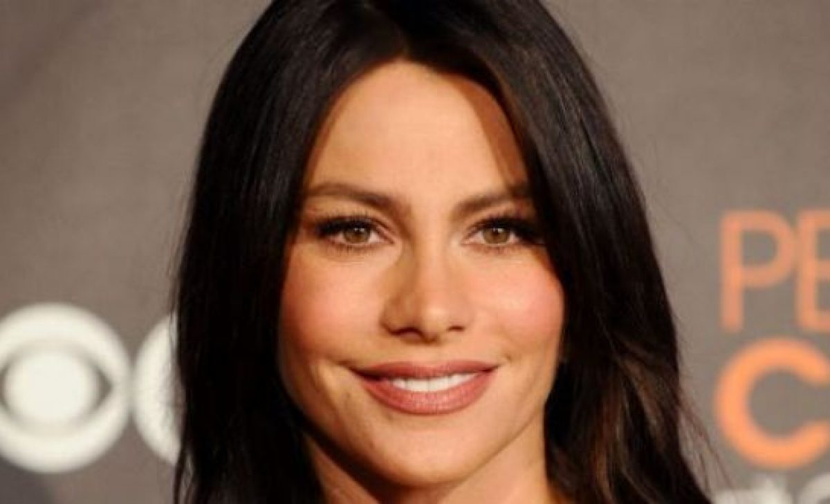 Video Sofía Vergara canta muy mal "Jingle Bells"