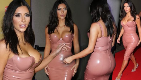 Kim Kardashian forrada en látex... ¿Qué tal?