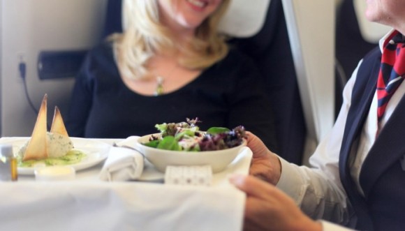 Alimentos que solo se atreven a servir en los aviones (Fotos)