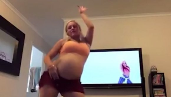 Mujer hizo tremenda coreografía antes de dar a luz (Video)