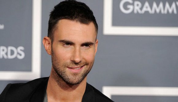 ¡Papacito! 11 fotos que demuestran que Adam Levine está como quiere