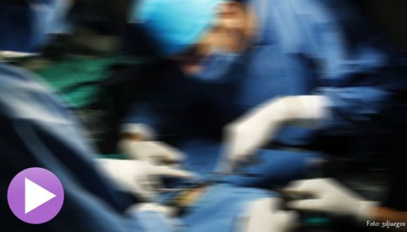 Cirujano baila en medio del quirófano y es grabado (Video)