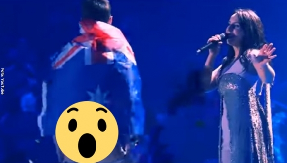 Hombre mostró su trasero en Eurovisión (Video)