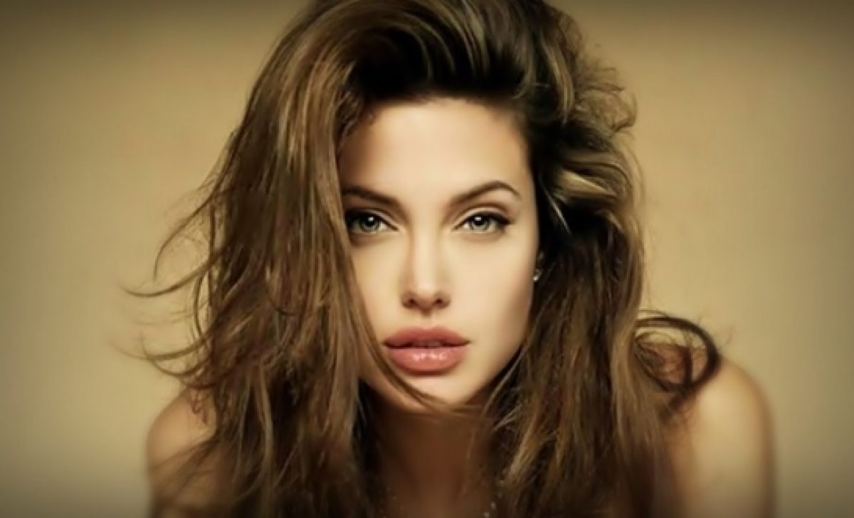 Angelina Jolie una mujer que brilla por su elegancia - Vibra