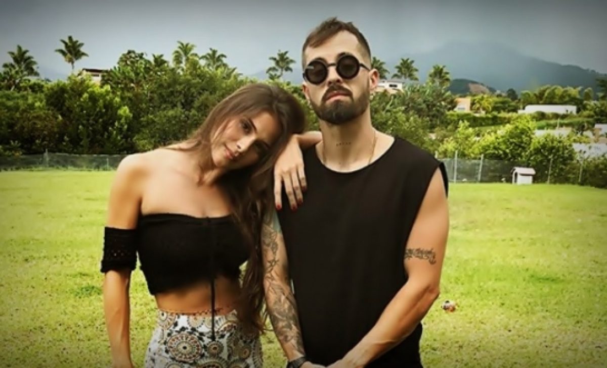 Mike Bahía peló la nalga para tatuarse a ¿Greeicy? - Vibra