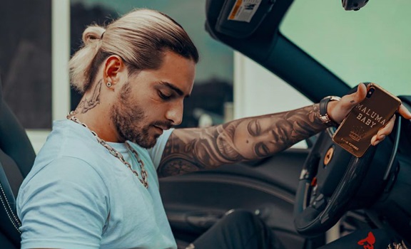 Algunas personas ven el pene de Maluma en esta foto