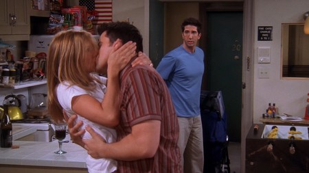 Foto de Rose viendo a Joe besar a Rachel en Friends