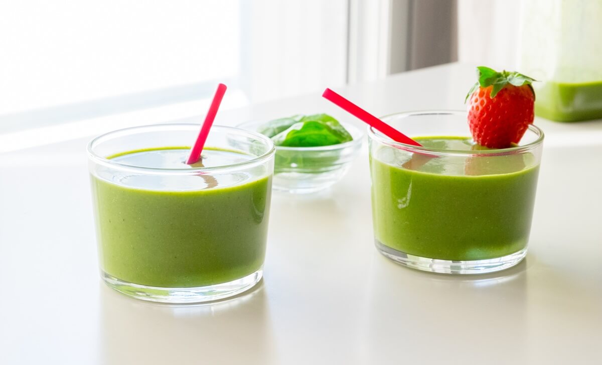 Jugo de fresa con espinaca ¡Lo mejor para limpiar el cuerpo!