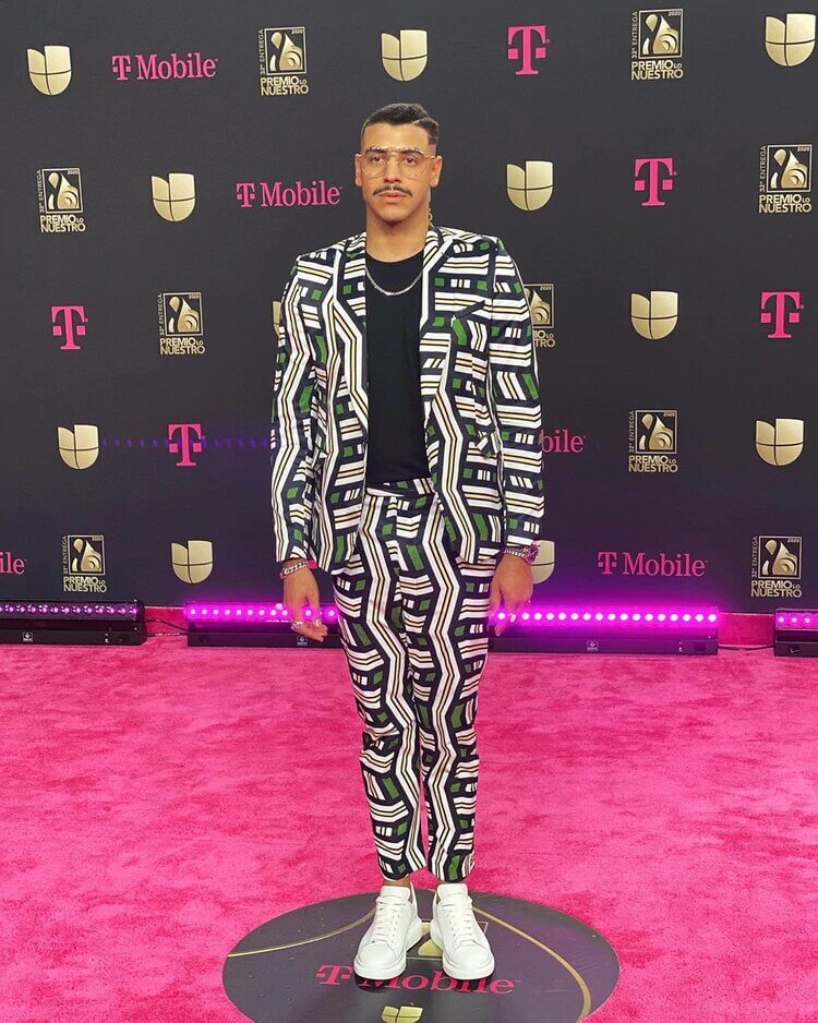 Foto de Manuel Medrano en los Premios Lo Nuestro 2020
