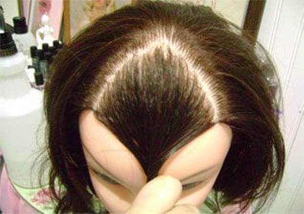Foto de una chica con un triángulo de cabello