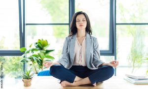 Meditación y yoga combaten estrés y aumento de peso