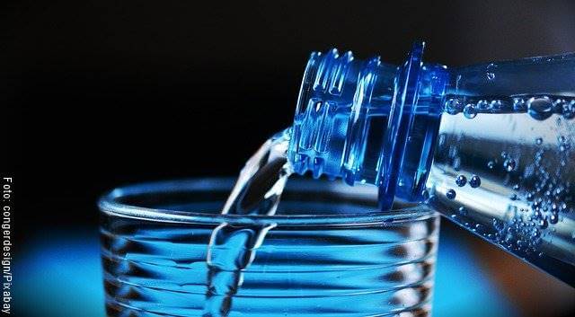 Foto de una botella de agua
