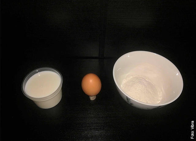 Foto de huevos, harina y leche