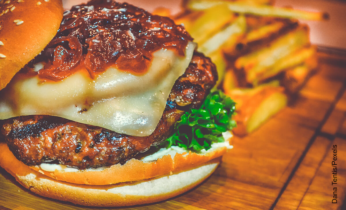 Foto de una hamburguesa servida