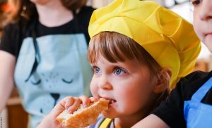 ¿Cómo hacer un gorro de chef para niños?