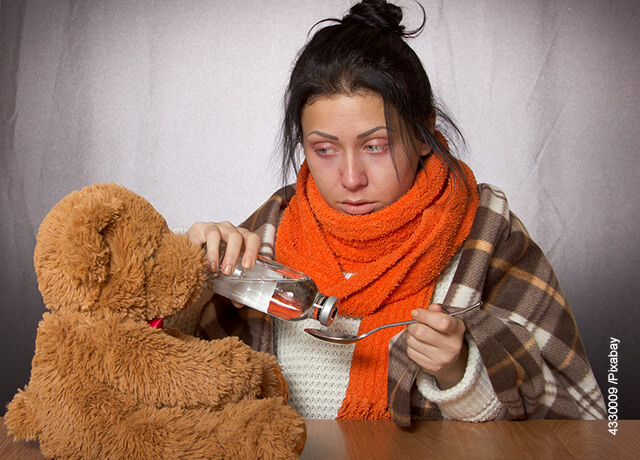 Foto de una mujer con gripa