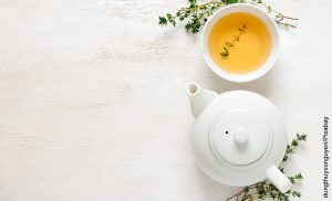 Foto de taza de té servida