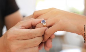 Demandó a su novio por no pedirle matrimonio tras 8 años juntos