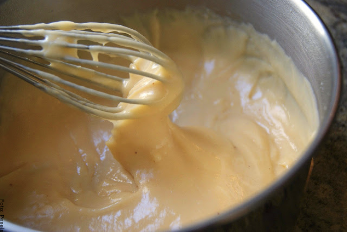 Foto de una mezcla para hacer la crema pastelera