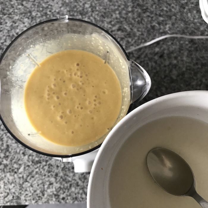 Foto de la mezcla de maracuyá y la gelatina sin sabor
