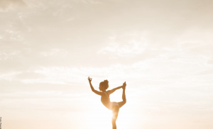 Beneficios del yoga: razones para practicar esta disciplina milenaria