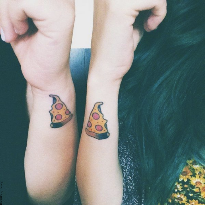 Foto de tatuaje de dos pizzas
