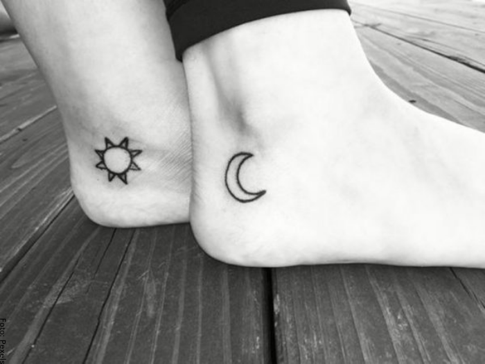 Foto de tatuaje de sol y luna