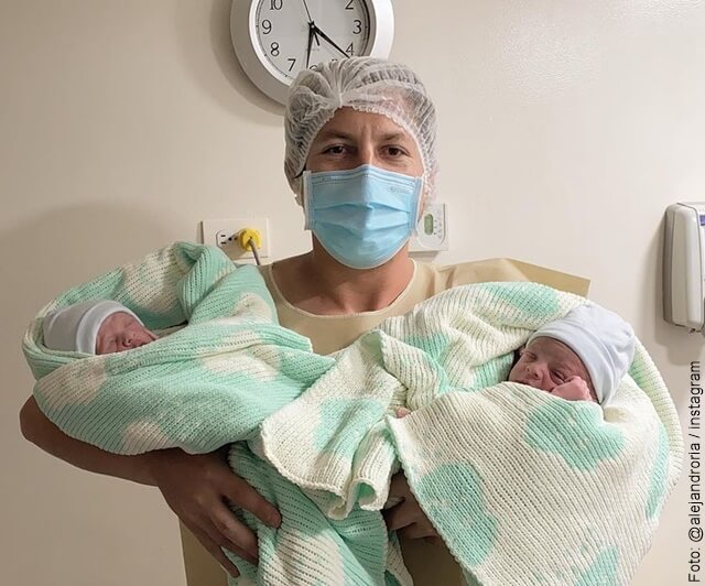 foto de alejandro riaño con sus nuevos gemelos