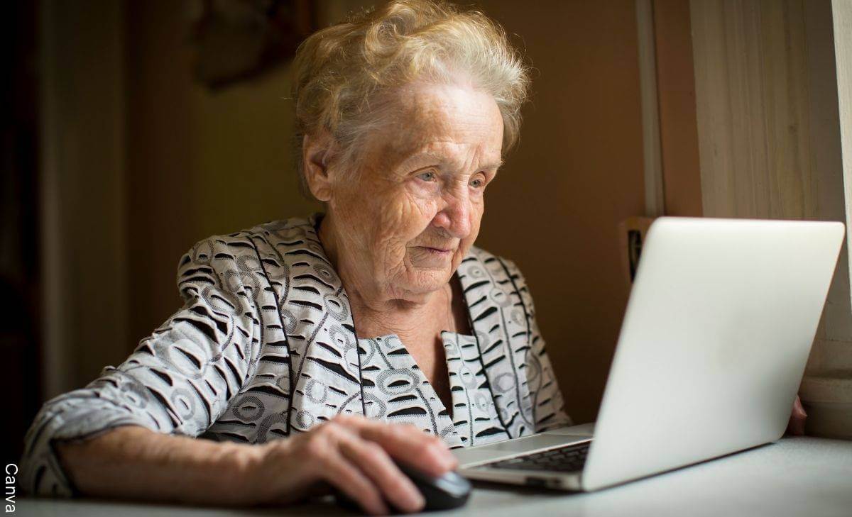 Abuela de 101 años busca trabajo y se hace famosa en redes