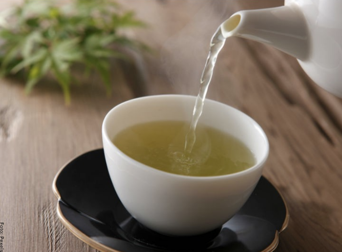 Foto de una taza de té verde