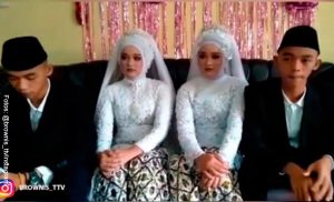 Gemelos idénticos se casan con gemelas idénticas, ¡y se van a vivir a la misma casa!