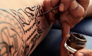 ¿No sabes si hacerte o no tatuajes? Ahora solo duran un año