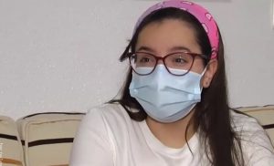 Niña superó el COVID pero ahora no deja de toser cada dos segundos