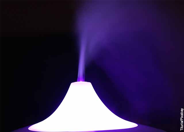 Foto de un aparato ambientador de luz ultravioleta que muestra para qué sirve un humidificador