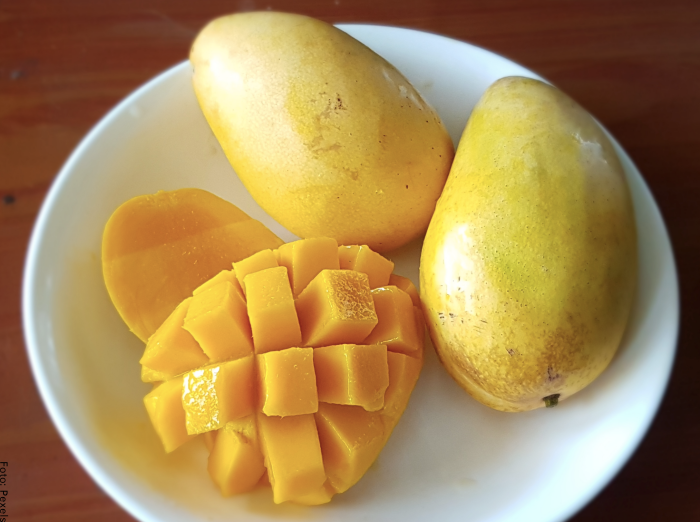 Foto de mango en la mitad
