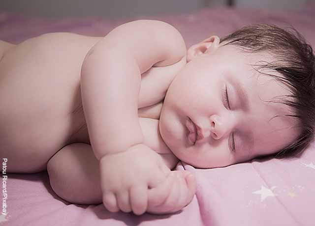 Foto de un bebé dormido