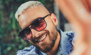 Maluma cantó en la ducha y subió la temperatura en redes