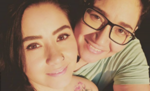 Influencer es criticada por pedir a invitados que no lleven niños a su boda