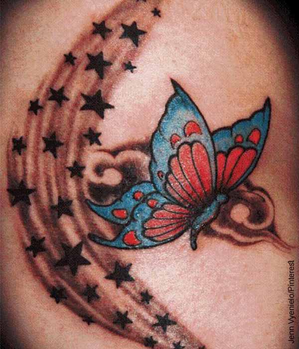 Foto de una mariposa y estrellas hechas en tinta