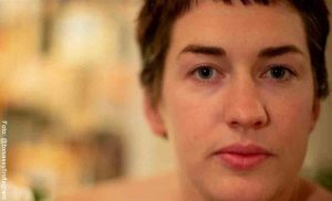 Joven británica dejó de depilarse y su imagen recorre las redes
