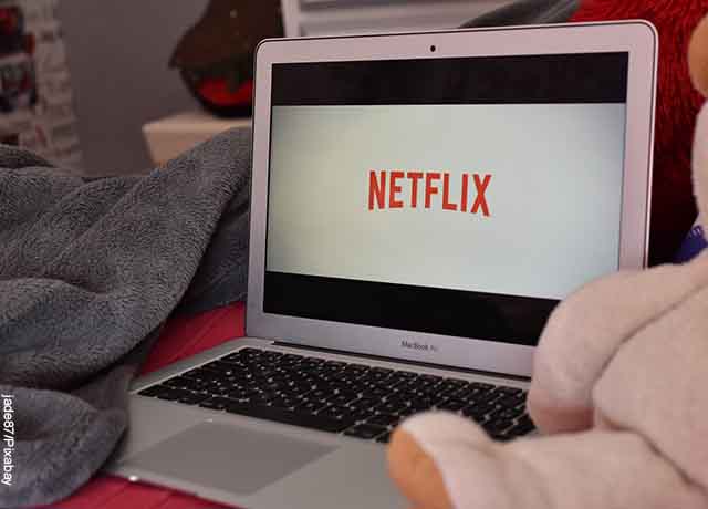 Foto de una pantalla de computador con el logo de Netflix