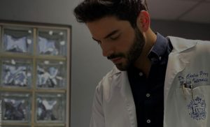 Sebastián Carvajal se volvió "el doctor" más deseado por fotos sin camisa