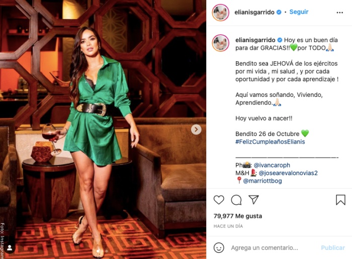 Foto de Elianis Garrido en vestido verde