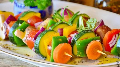 Foto de brochetas con vegetales que revela las recetas de verduras