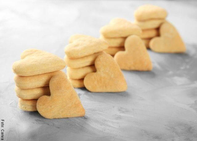 Foto de galletas en forma de corazón