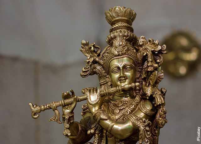 Foto de una escultura hinduista en oro