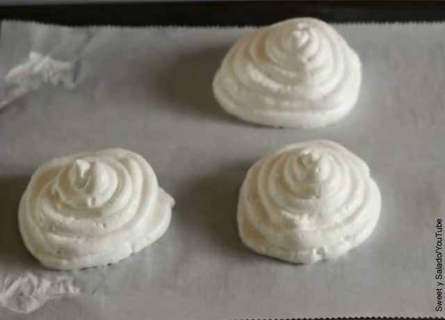 Foto de pastelitos de crema que revela cómo hacer merengón
