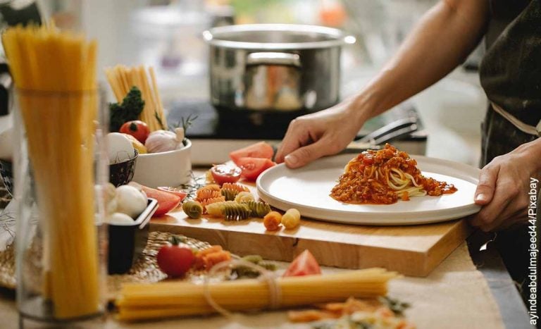 C Mo Hacer Espaguetis Caseros Con Salchicha Y Tomate Vibra