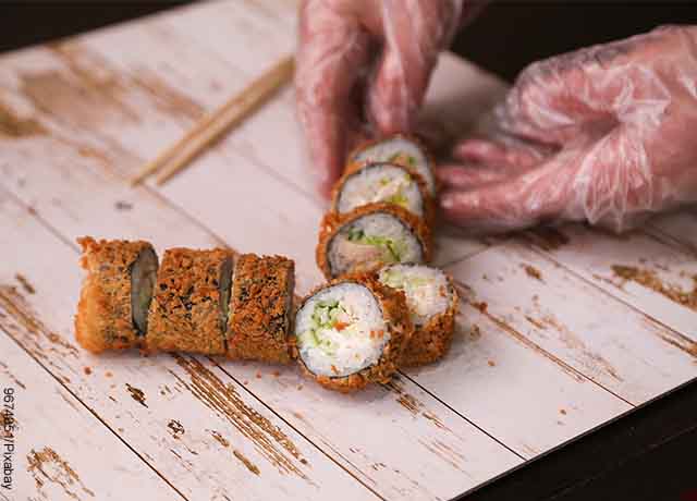 Foto de rollos de sushi en tempura