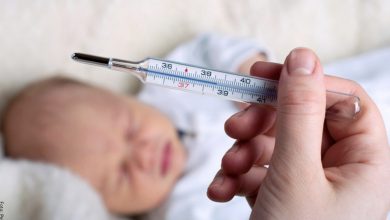 Cómo controlar la fiebre en un bebé